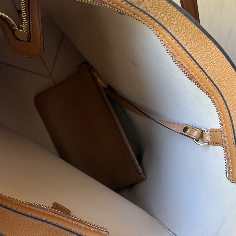 Michael Kors Hayley Large Leather Tote Bag - Picture 7 of 8